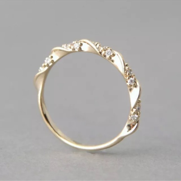 Elegant 925 Silver Cubic Zirconia Wedding Rings - Picture 3 of 3